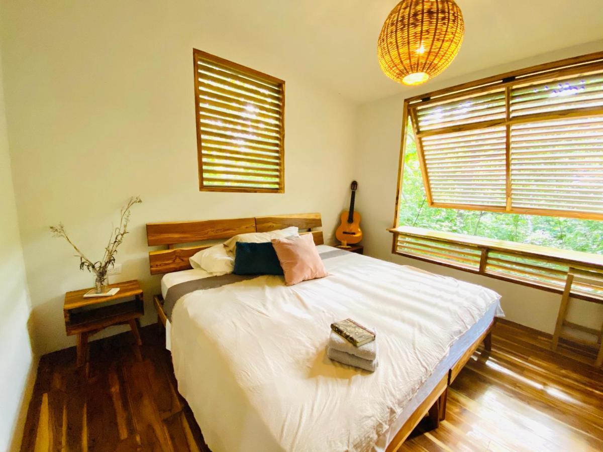 Nosotros - Surf House & Casitas *