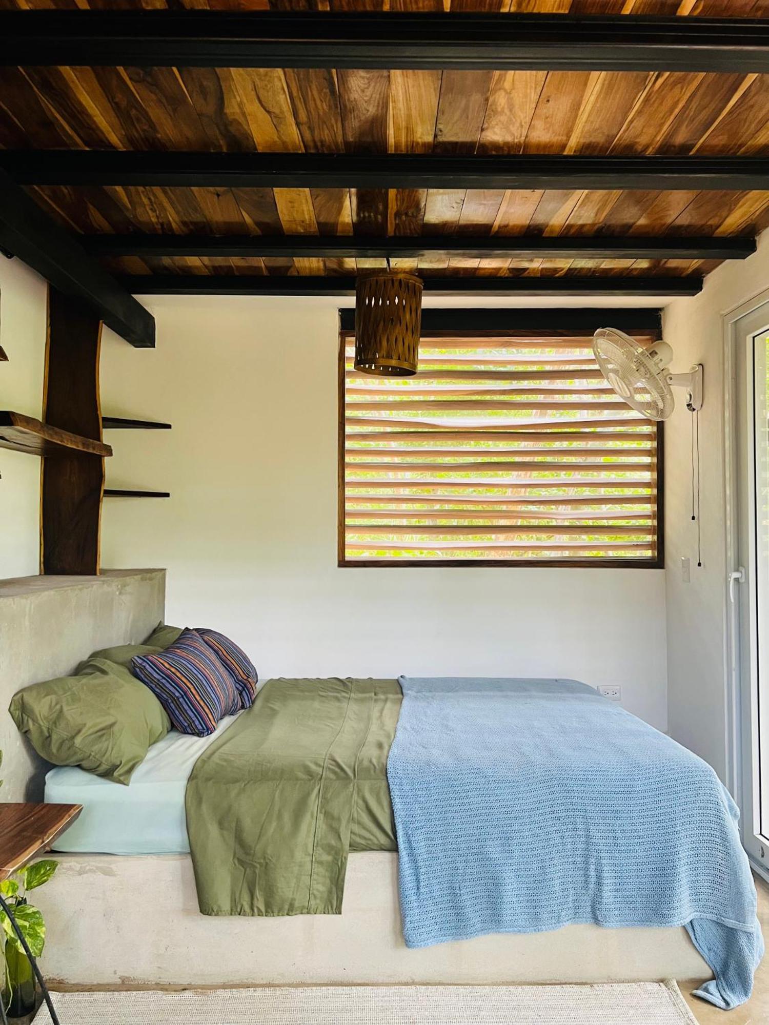 Nosotros - Surf House & Casitas