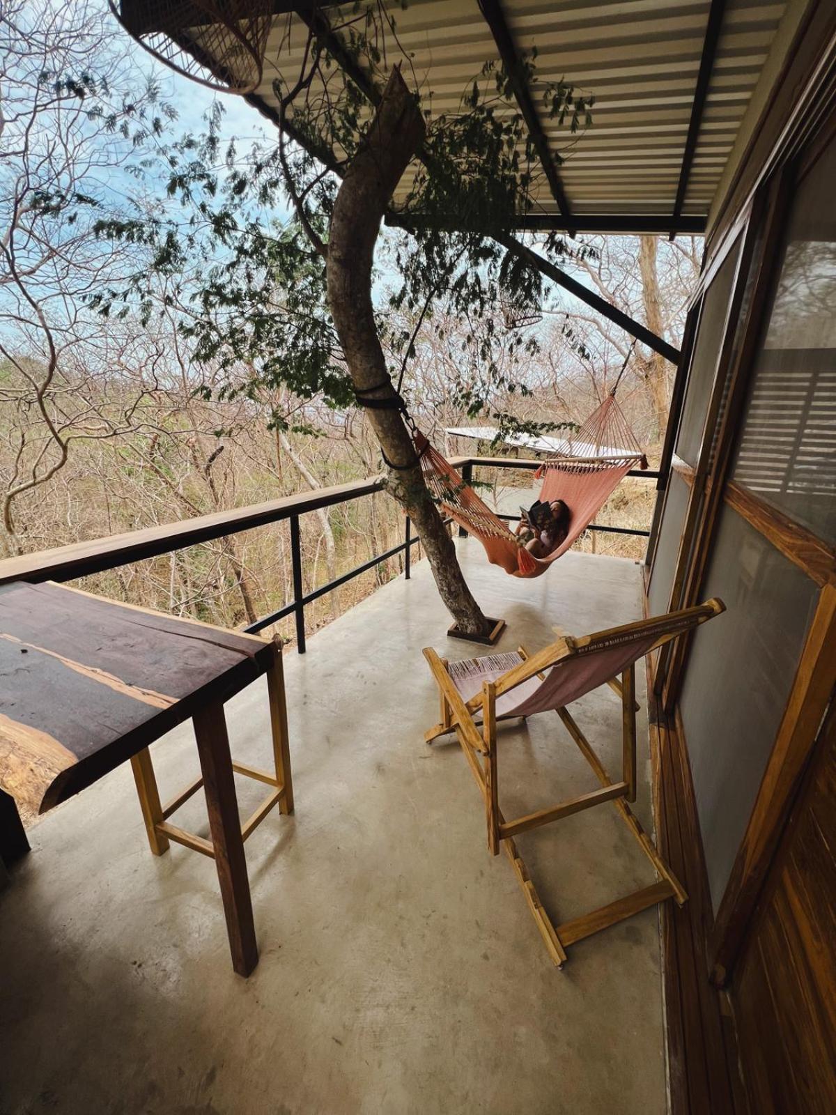 Nosotros - Surf House & Casitas Playa Maderas
